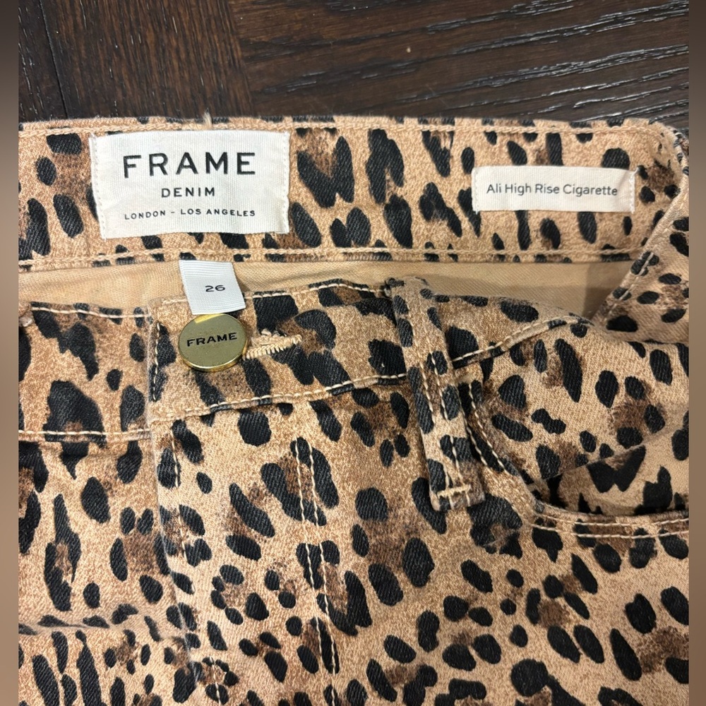 FRAME ali leopard print high-rise cigarette jean. EUC cheetah leopard jeans - Picture 5 of 6